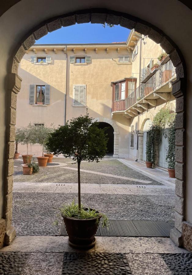 Antiche Colonne Suite Verona Exterior photo