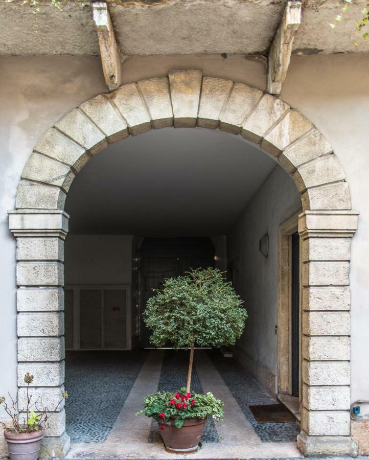 Antiche Colonne Suite Verona Exterior photo