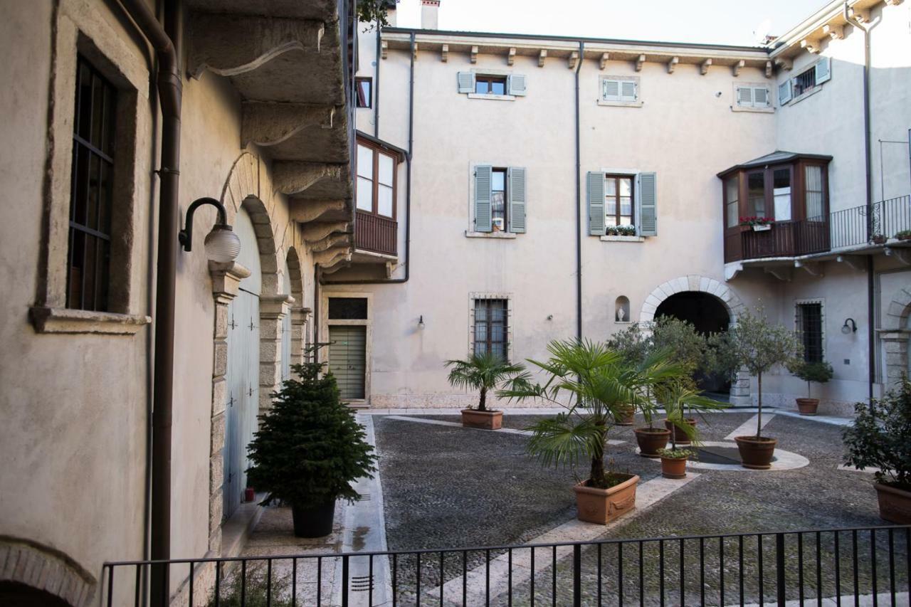 Antiche Colonne Suite Verona Exterior photo