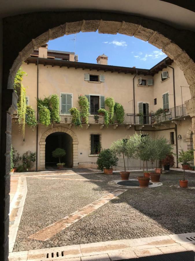 Antiche Colonne Suite Verona Exterior photo